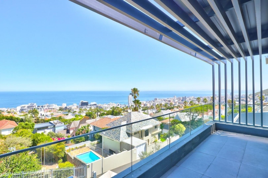 5 Bedroom Property for Sale in Fresnaye Western Cape